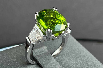 Đá Peridot là gì? ý nghĩa phong thủy của đá Peridot Đá Peridot là gì? ý nghĩa phong thủy của đá Peridot
