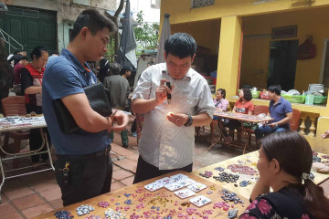 Chợ đá quý – phiên chợ đắt nhất giữa lòng Hà Nội Chợ đá quý – phiên chợ đắt nhất giữa lòng Hà Nội