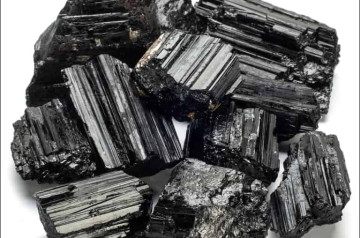Đá Tourmaline Đen là gì, ý nghĩa, tác dụng ra sao? Đá Tourmaline Đen là gì, ý nghĩa, tác dụng ra sao?