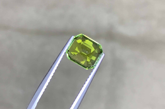 Đá Tourmaline xanh lá là gì, đặc tính, nguồn gốc và cách dùng? Đá Tourmaline xanh lá là gì, đặc tính, nguồn gốc và cách dùng?