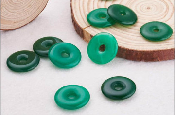 Đá Ngọc Bích là gì thông tin chi tiết, nguồn gốc, công dụng và ứng dụng trong cuộc sống Đá Ngọc Bích là gì thông tin chi tiết, nguồn gốc, công dụng và ứng dụng trong cuộc sống