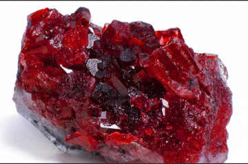 Đá Ruby là gì thông tin chi tiết, nguồn gốc, công dụng và ứng dụng trong cuộc sống Đá Ruby là gì thông tin chi tiết, nguồn gốc, công dụng và ứng dụng trong cuộc sống