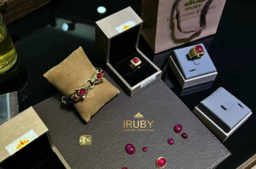 Đá quý và sự xa xỉ thầm lặng Đá quý và sự xa xỉ thầm lặng