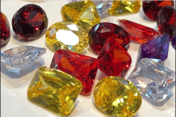 Người nổi tiếng và xu hướng sử dụng trang sức đá quý Người nổi tiếng và xu hướng sử dụng trang sức đá quý