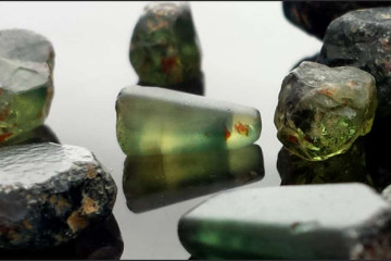 Lịch sử đá Peridot, sự hình thành khu vực khai thác và viên đá tháng sinh trong bản đồ sao Lịch sử đá Peridot, sự hình thành khu vực khai thác và viên đá tháng sinh trong bản đồ sao