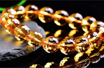 Đá Citrine vàng là gì? công dụng và xu hướng thời trang Đá Citrine vàng là gì? công dụng và xu hướng thời trang