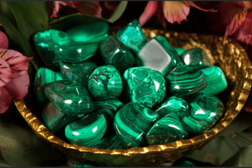 Đá Malachite là gì?  ý nghĩa, thông tin chi tiết và ứng dụng trong đời sống 