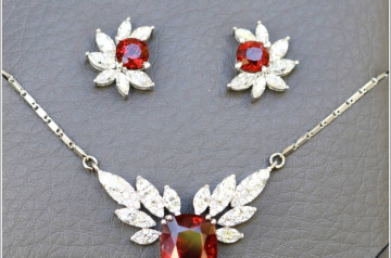 Bộ trang sức Spinel mang tên Đôi Cánh Thiên Thần siêu VIP Bộ trang sức Spinel mang tên Đôi Cánh Thiên Thần siêu VIP