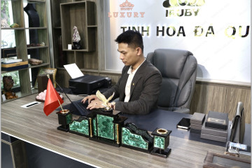 Nhẫn cưới đá quý dẫn đầu xu hướng cho mùa cưới 2024 Nhẫn cưới đá quý dẫn đầu xu hướng cho mùa cưới 2024