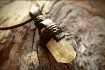 Nhẫn đá phong thủy là gì? cách chọn nhẫn và cách sử dụng mang đến tài lộc 