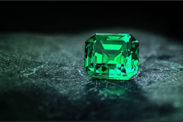 Cách mua Ngọc lục bảo đúng giá trị, hướng dẫn cách chọn Ngọc lục bảo đúng chuẩn Cách mua Ngọc lục bảo đúng giá trị, hướng dẫn cách chọn Ngọc lục bảo đúng chuẩn