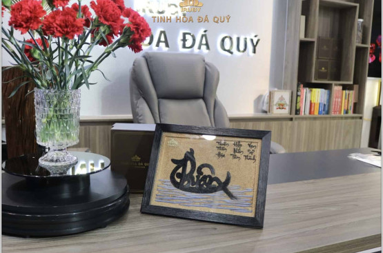 Quà Tặng 2024 Tranh Đá Quý chữ Thuận – Đá Tourmanin và Ruby Quà Tặng 2024 Tranh Đá Quý chữ Thuận – Đá Tourmanin và Ruby