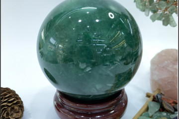 Quả cầu Thạch Anh vàng có tác dụng gì trong phong thủy và sức khỏe Quả cầu Thạch Anh vàng có tác dụng gì trong phong thủy và sức khỏe