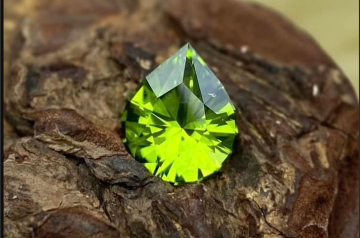 Hướng dẫn chăm sóc, làm sạch đá và trang sức Peridot đơn giản nhất Hướng dẫn chăm sóc, làm sạch đá và trang sức Peridot đơn giản nhất