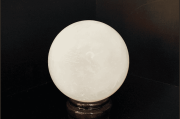 Công dụng và ý nghĩa quả cầu Thạch anh trắng Công dụng và ý nghĩa quả cầu Thạch anh trắng