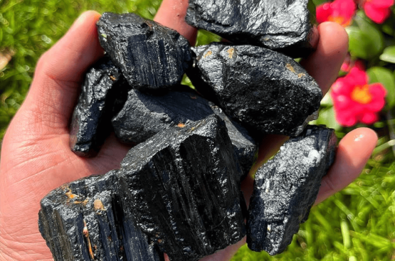 Lưu ý quan trọng khi mua đá Tourmaline tự nhiên để tránh mua phải hàng kém chất lượng Lưu ý quan trọng khi mua đá Tourmaline tự nhiên để tránh mua phải hàng kém chất lượng