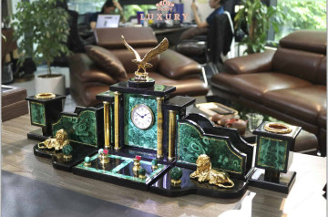 Khay Cắm Bút Đá Malachite Dành Cho Lãnh Đạo – Tinh Xảo Thủ Công Từ Nghệ Nhân – IRUBY Khay Cắm Bút Đá Malachite Dành Cho Lãnh Đạo – Tinh Xảo Thủ Công Từ Nghệ Nhân – IRUBY