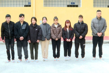 Cảnh báo: Khởi tố 8 đối tượng livestream lừa đảo bán đá quý giả trên Facebook Cảnh báo: Khởi tố 8 đối tượng livestream lừa đảo bán đá quý giả trên Facebook