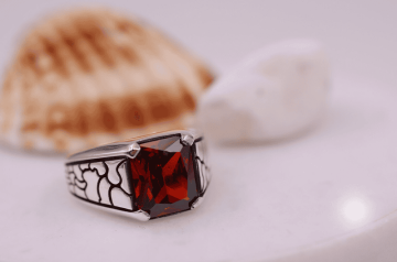 BST mẫu nhẫn nam đính đá Garnet: Biểu tượng quyền uy & đẳng cấp của quý ông BST mẫu nhẫn nam đính đá Garnet: Biểu tượng quyền uy & đẳng cấp của quý ông