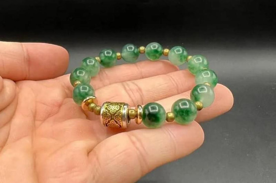 Vòng đá phong thủy mệnh Hoả cho nữ: Top các thiết kế mang lại may mắn và vượng khí Vòng đá phong thủy mệnh Hoả cho nữ: Top các thiết kế mang lại may mắn và vượng khí