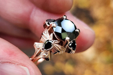 Đá Ruby là gì? Giải mã vẻ đẹp và giá trị của viên hồng ngọc cùng IRUBY Đá Ruby là gì? Giải mã vẻ đẹp và giá trị của viên hồng ngọc cùng IRUBY
