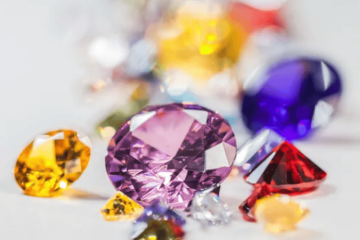 Đá Sapphire màu nào đắt nhất? Khám phá vẻ đẹp phía sau những gam màu rực rỡ Đá Sapphire màu nào đắt nhất? Khám phá vẻ đẹp phía sau những gam màu rực rỡ