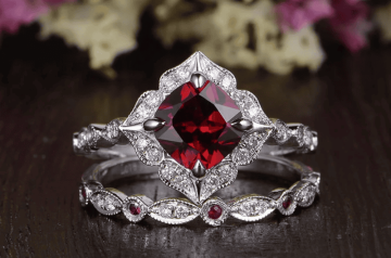 Nhẫn cưới đá Ruby vẻ đẹp bất diệt của tình yêu vĩnh cửu Nhẫn cưới đá Ruby vẻ đẹp bất diệt của tình yêu vĩnh cửu
