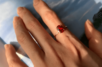 Nhẫn đá Garnet: Năng lượng phong thủy đỉnh cao cho người sở hữu và cách kích hoạt Nhẫn đá Garnet: Năng lượng phong thủy đỉnh cao cho người sở hữu và cách kích hoạt