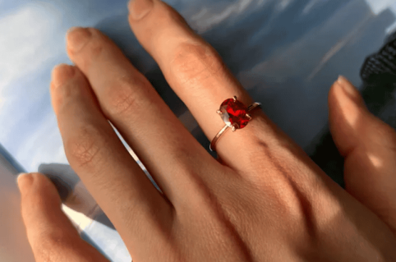 Nhẫn đá Garnet: Năng lượng phong thủy đỉnh cao cho người sở hữu và cách kích hoạt Nhẫn đá Garnet: Năng lượng phong thủy đỉnh cao cho người sở hữu và cách kích hoạt