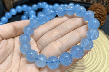 Top mẫu vòng tay đá Aquamarine đẹp kết hợp cá tính và năng lượng phong thủy Top mẫu vòng tay đá Aquamarine đẹp kết hợp cá tính và năng lượng phong thủy