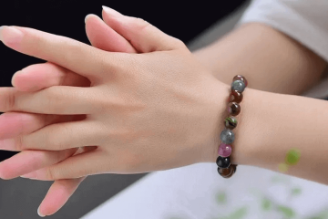 Mặt dây chuyền đá Peridot: Top 6 thiết kế chuẩn phong thủy thu hút may mắn Mặt dây chuyền đá Peridot: Top 6 thiết kế chuẩn phong thủy thu hút may mắn