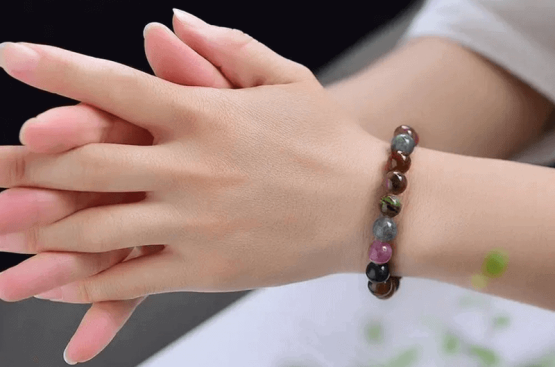 Sự thật về vòng tay đá Tourmaline – Vì sao được mọi người ưa chuộng hiện nay? Sự thật về vòng tay đá Tourmaline – Vì sao được mọi người ưa chuộng hiện nay?