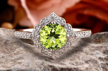 Top 6 mẫu Nhẫn đá Peridot: Bộ sưu tập đẳng cấp khai mở may mắn và tài lộc Top 6 mẫu Nhẫn đá Peridot: Bộ sưu tập đẳng cấp khai mở may mắn và tài lộc