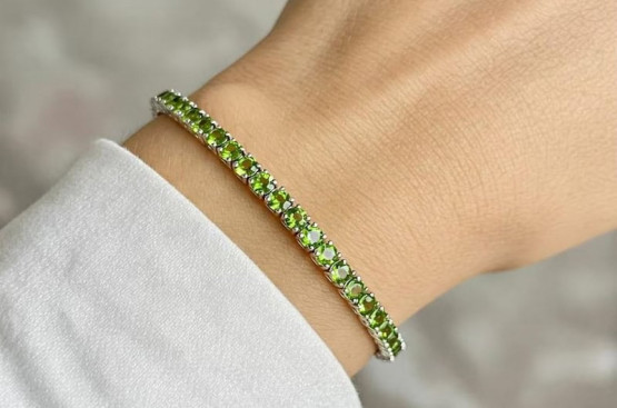 Vòng tay đá Peridot: Top 5 lựa chọn giúp thu hút tài lộc, vận may thịnh vượng Vòng tay đá Peridot: Top 5 lựa chọn giúp thu hút tài lộc, vận may thịnh vượng