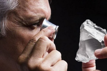 Cửa hàng bán đá thạch anh tại HN & TPHCM – Kinh nghiệm chọn mua uy tín 2025 Cửa hàng bán đá thạch anh tại HN & TPHCM – Kinh nghiệm chọn mua uy tín 2025