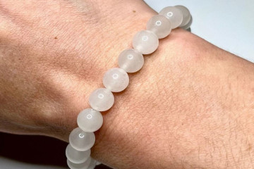 Tượng Phật đá thạch anh – Ý nghĩa phong thủy, cách chọn và đặt để mang lại bình an – tài lộc Tượng Phật đá thạch anh – Ý nghĩa phong thủy, cách chọn và đặt để mang lại bình an – tài lộc