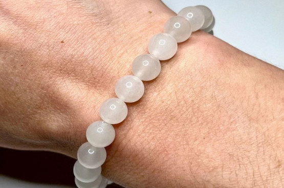 Nên đeo vòng đá thạch anh tay nào: Trái hay phải mới đúng phong thủy và năng lượng? Nên đeo vòng đá thạch anh tay nào: Trái hay phải mới đúng phong thủy và năng lượng?