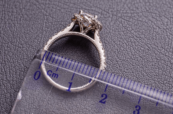 Cách đo ni nhẫn – chọn size đúng chuẩn cho mọi loại ngón tay Cách đo ni nhẫn – chọn size đúng chuẩn cho mọi loại ngón tay
