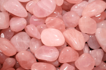 Tác dụng phong thủy của đá Thạch Anh hồng? Lý do loại đá này giúp hóa giải xung đột và tăng hòa khí? Tác dụng phong thủy của đá Thạch Anh hồng? Lý do loại đá này giúp hóa giải xung đột và tăng hòa khí?