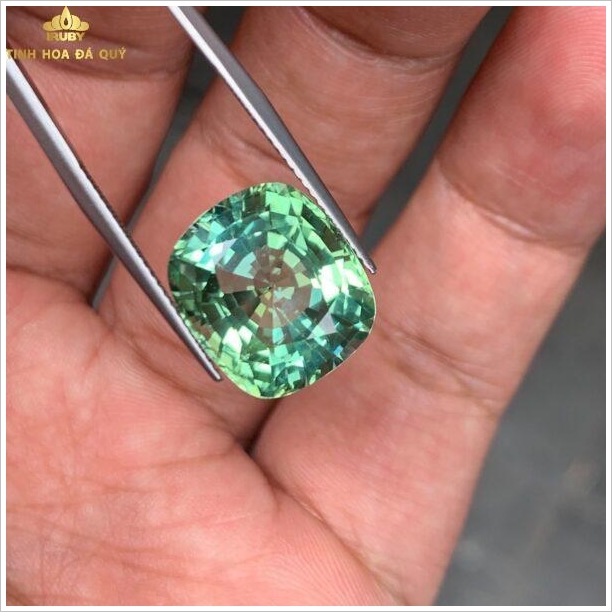 Đá Tourmaline xanh lục 11.96ct chiếu bung hình ảnh 1