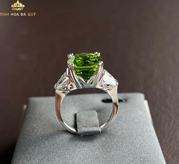 Nhẫn nữ gắn đá Peridot xanh lục sáng hình ảnh 1