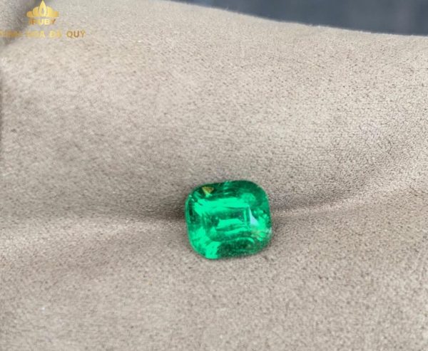 Đá Tsavorite xanh lục bảo hiếm có 3,2ct hình ảnh 2