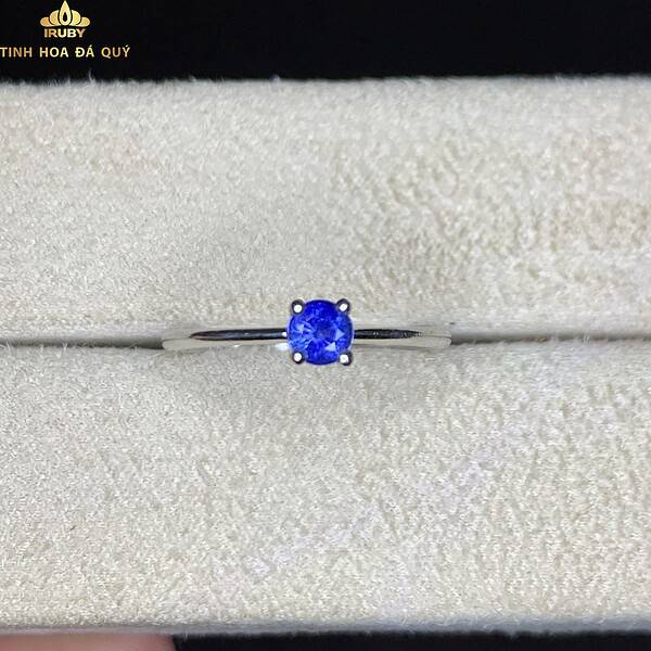 Nhẫn nữ Sapphire xanh dương nhỏ xinh – IRSA 2302135