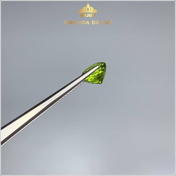 Đá Peridot xanh lá mạ lửa đẹp toàn viên 2.29ct - IRPD233229 hình ảnh 2