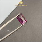 Đá Rhodolite Garnet đỏ tím cắt Emerald hiện đại 3,56ct – IRGN233356