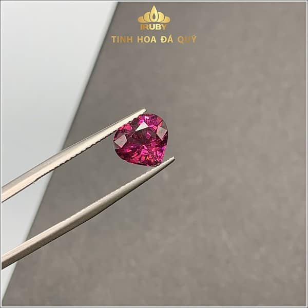 Viên Rhodolite Garnet hình trái tim đẹp lấp lánh 2.20ct - IRGN233220 mã 3