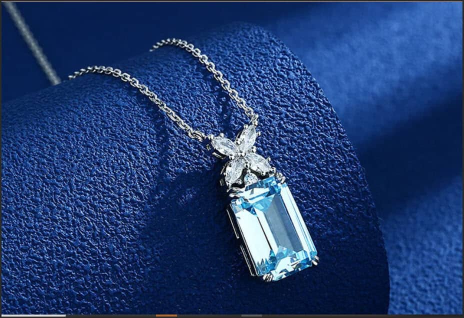 Vòng cổ Aquamarine xanh lam nhẹ