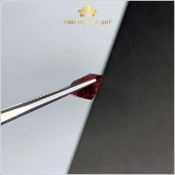 Đá Garnet màu đỏ sáng 2,97ct - IRGN233297 hình ảnh 3