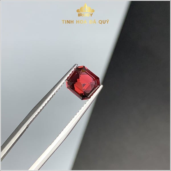 Đá Granet màu đỏ huyền bí 2,15ct - IRGN233215 hình ảnh 2