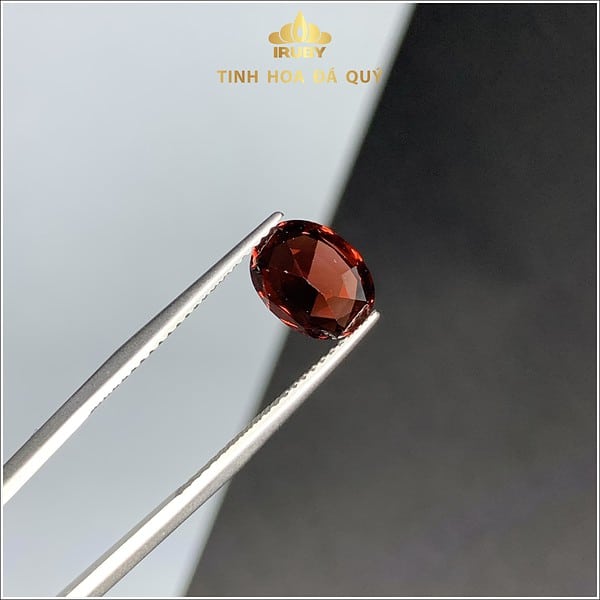 Đá Granet màu đỏ thuần lành sạch 2,36ct – IRGN233236 hình ảnh